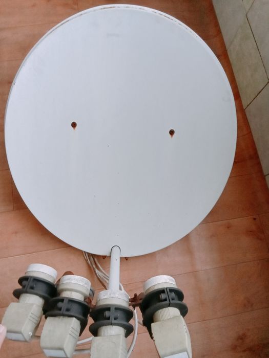 Супутникова антена