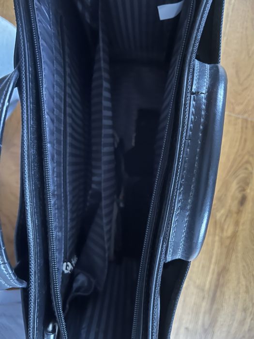 Elegancka czarna torba na laptopa