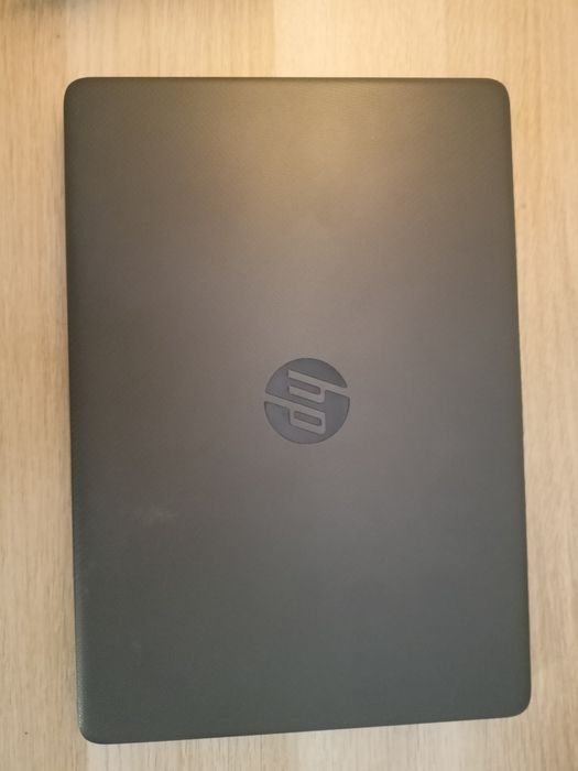 Laptop HP com carregador