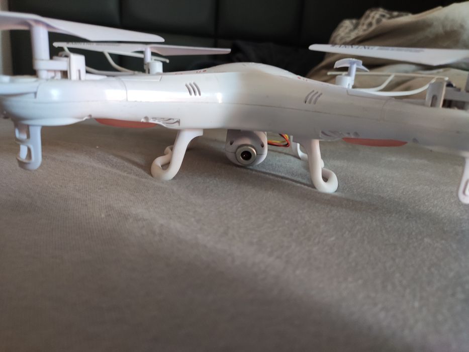 Dron zyma x5c...