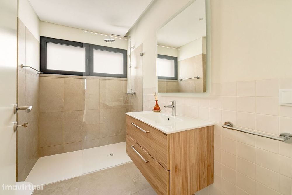 Apartamento T3 com jardim, Amoreira, Cascais