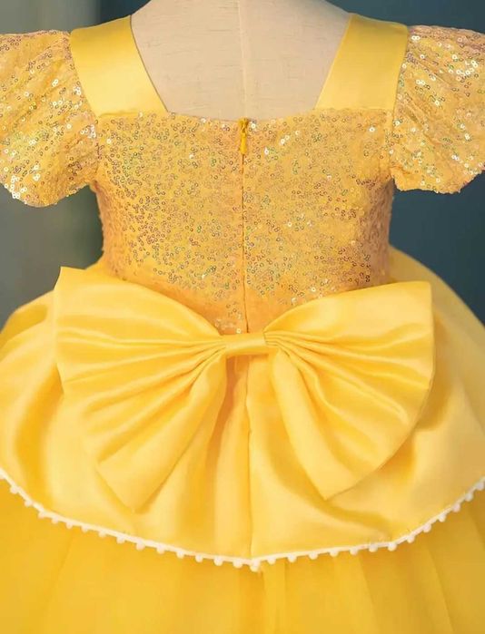 Nowa suknia Bella Piękna i Bestia, r. 116/122 przebranie