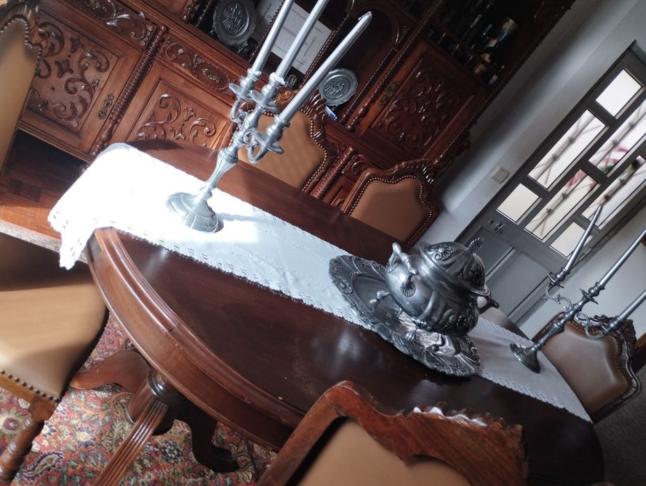 Mesa de sala de jantar extensível,com 6 cadeiras