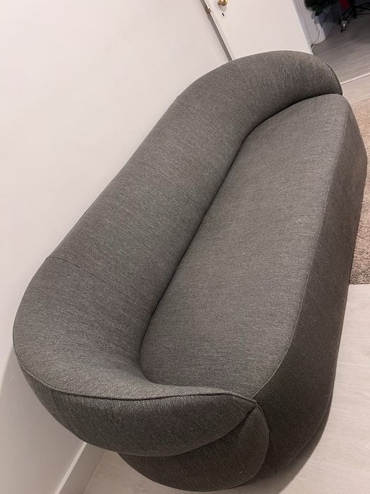 Sofa espaçoso bom estado + movel para tv