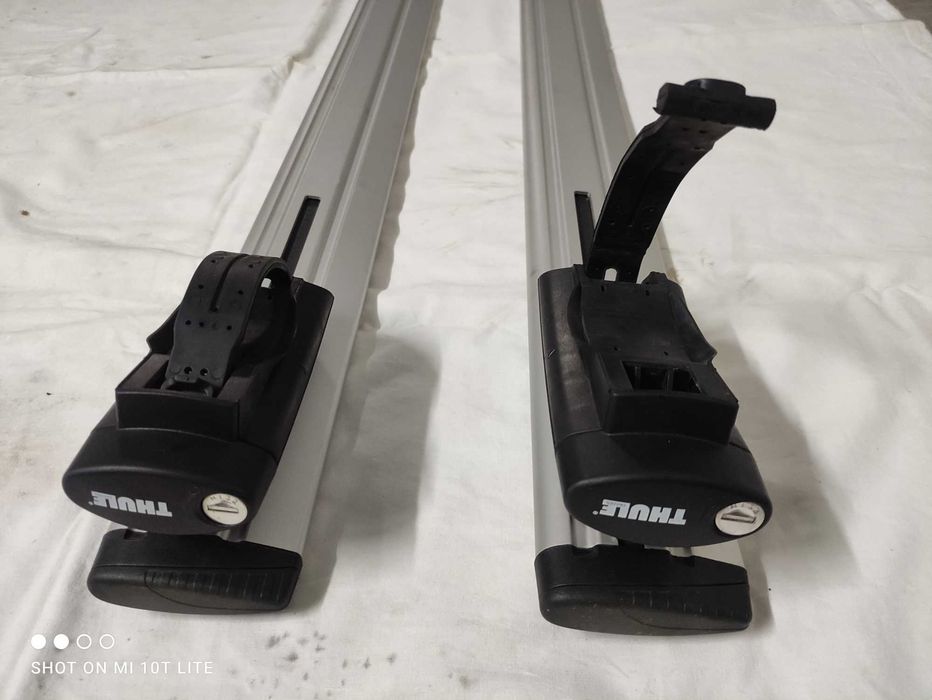 Barras de Tejadilho + Suporte de Fixação THULE