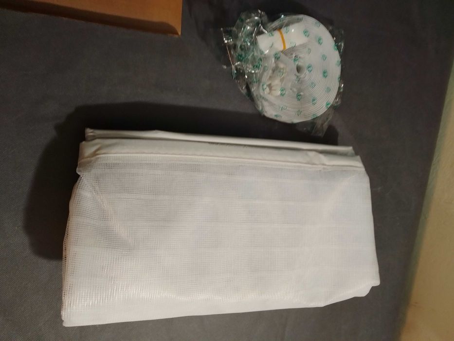 Moskitiera magnetyczna do drzwi biała 120 x 220 cm Apalus BF003