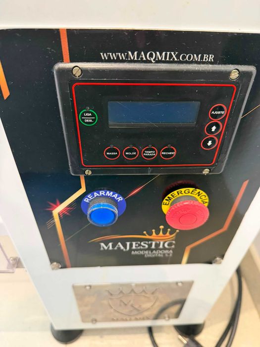 Máquina para fazer salgados
