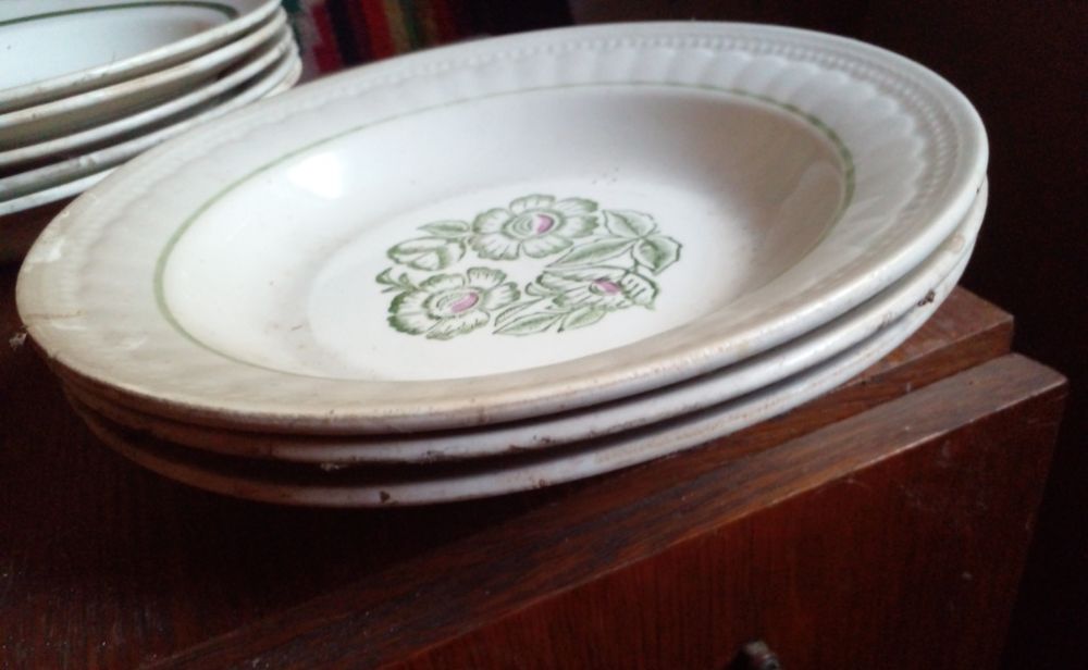 Тарілки столові радянських часів