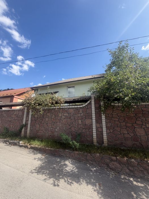 Продам просторий будинок 240 м² + баня з басейном + гараж | 6,7 сотки | Торг