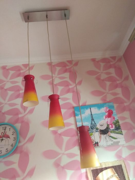 Продаю потолочный светильник