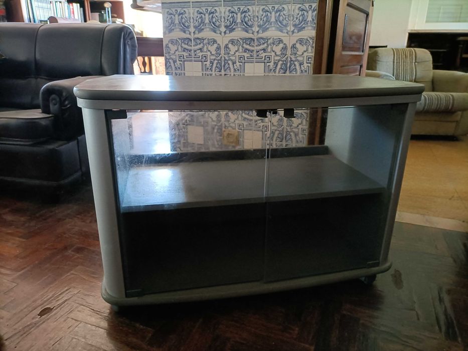 Movel de TV / Aparelhagem com tampo giratório