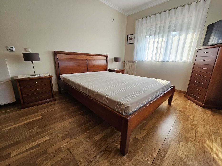 Quarto de casal completo em cerejeira - Excelente estado