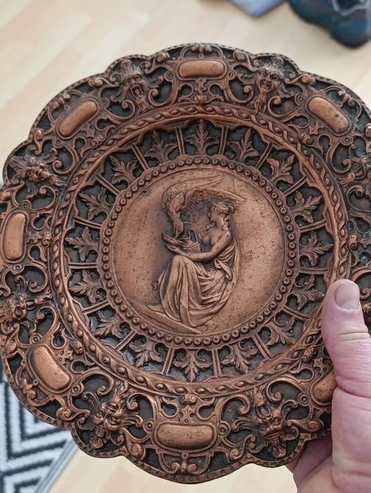 Медная тарелка на стену