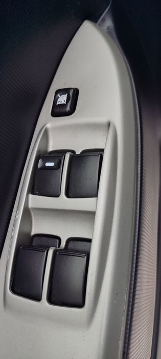 Mitsubishi i miev 2012 року , електромобіль