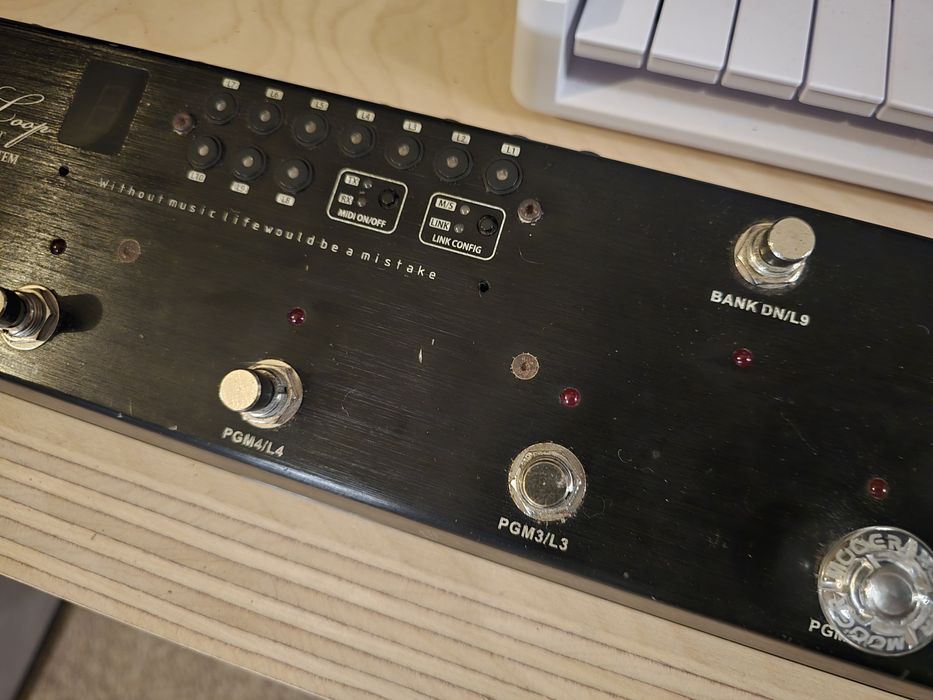 One Control Crocodile Tail Loop OC-10 - MIDI  Buffered Loop Switcher