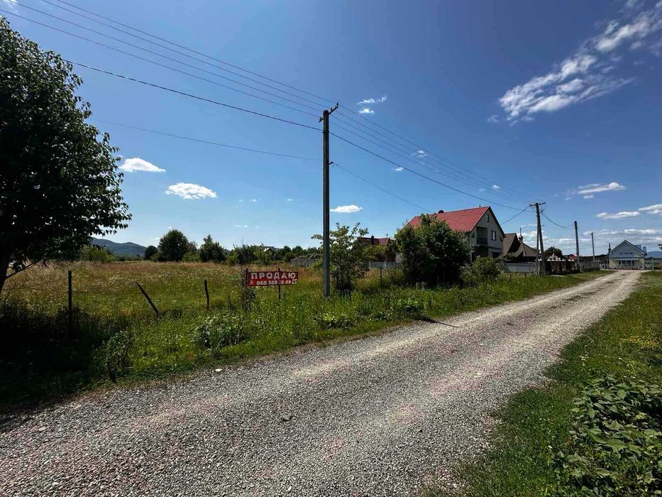 Продається земельна ділянка в смт. Буштино