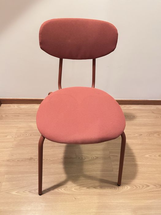 Cadeira salmao forrada a tecido