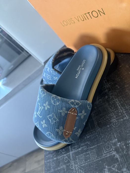 Klapki Louis Vuitton