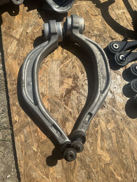 Передній ричаг audi q5,audi a6 c8,80a407695D,80a407696D