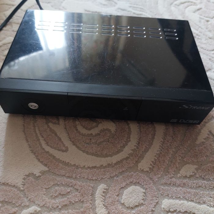 РОБОЧИЙ Цифровий Т2 ефірний приймач ТБВЧ SRT8500