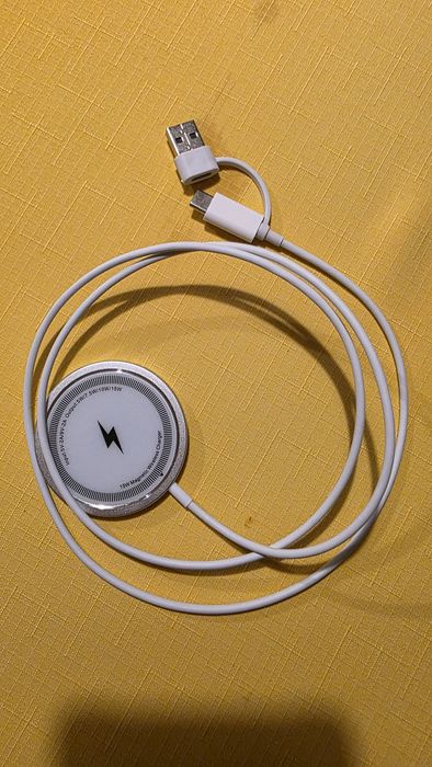 Ładowarka indukcyjna do telefonów