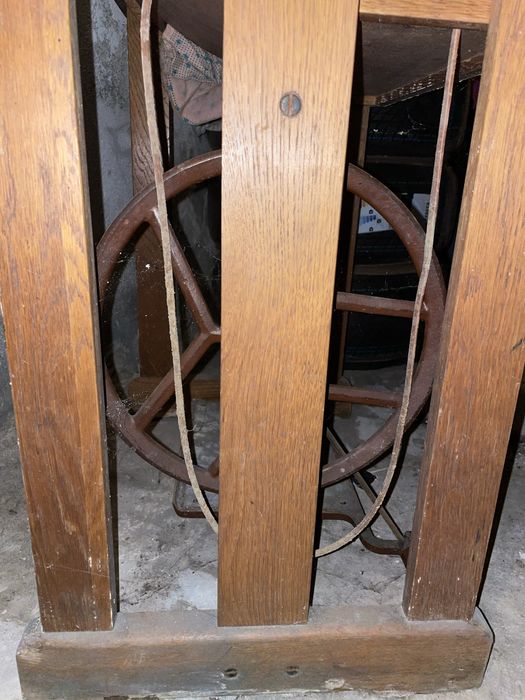 Stolik maszyna do szycia