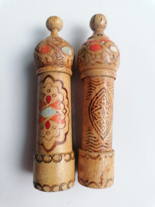 2 Porta agulhas em madeira pintada

Envio em embalagem cuidada e p