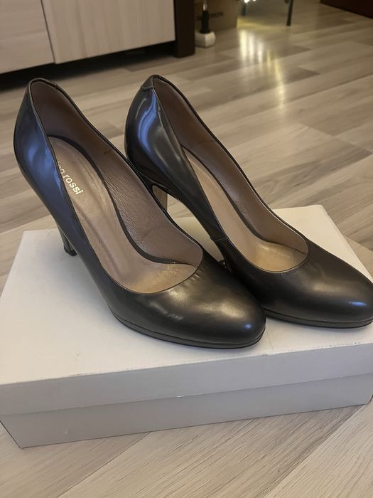 Buty na obcasie ciemnoszare