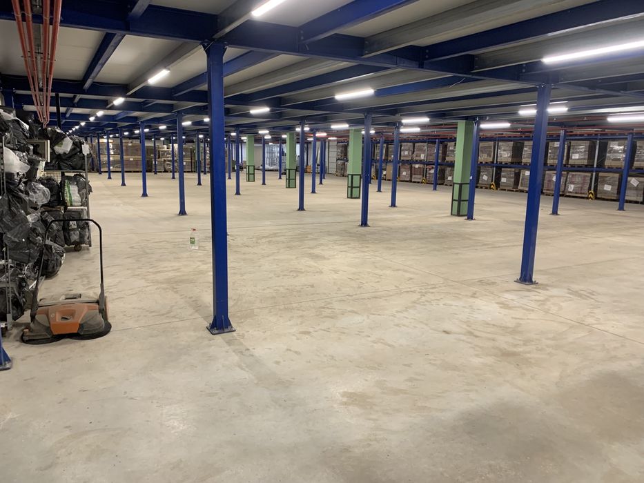 Продаж: Склад ( виробництво ) 4000м + 350м Офісів + 1,2 га територія