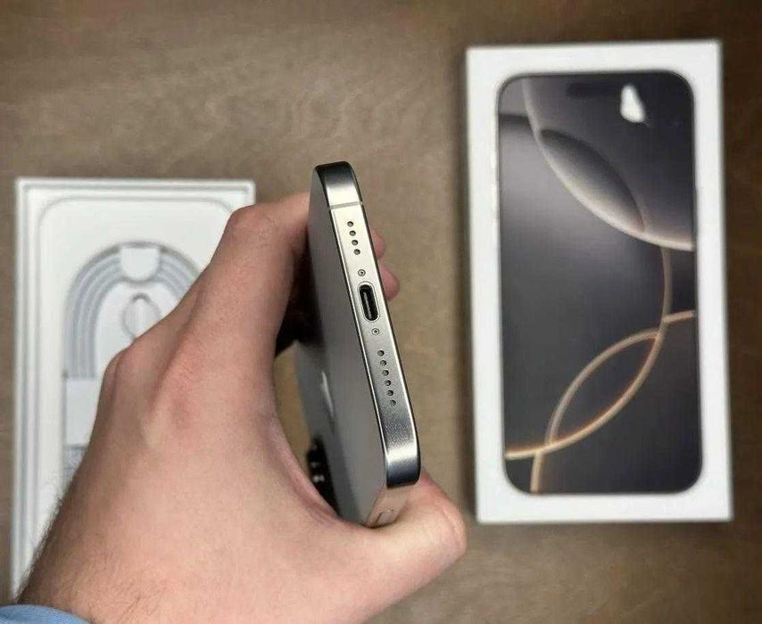 iPhone 16 Pro Max, 512 ГБ, SIM + eSIM