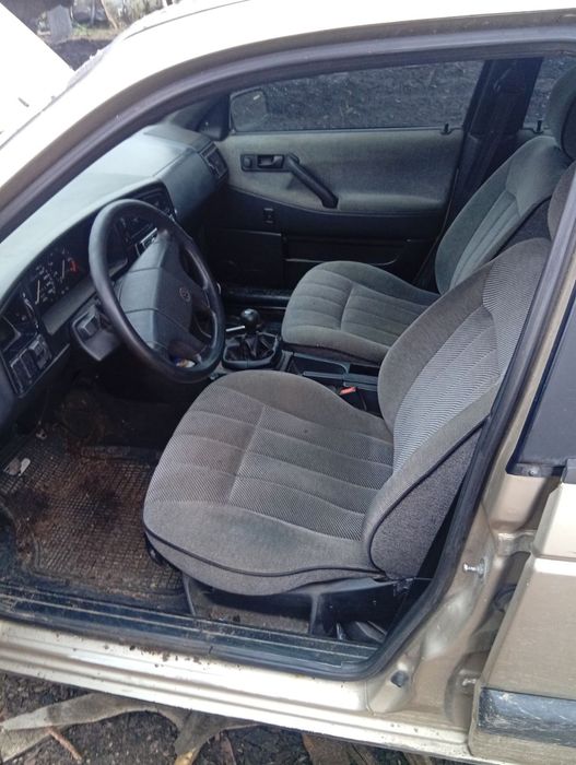 Розборка Volkswagen Passat B3 GL 1.8 інжектор бензин седан фольцваген