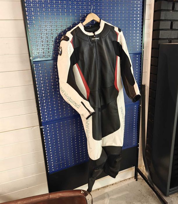 Nowy kombinezon motocyklowy BMW Motorrad rozmiar 54 – jak nowy!