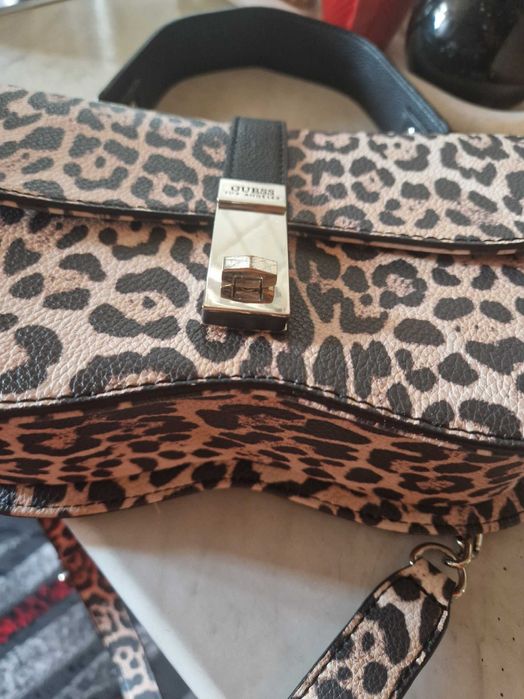 Torebka  oryginalna  Guess  panterka