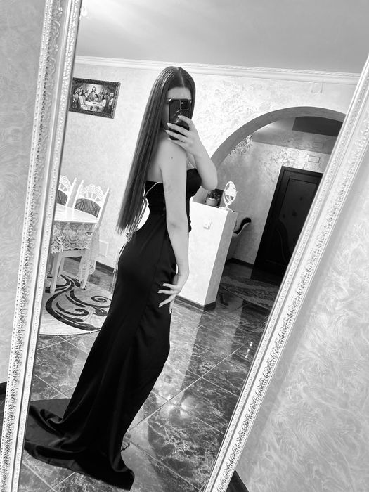 Продам вечірню сукню.