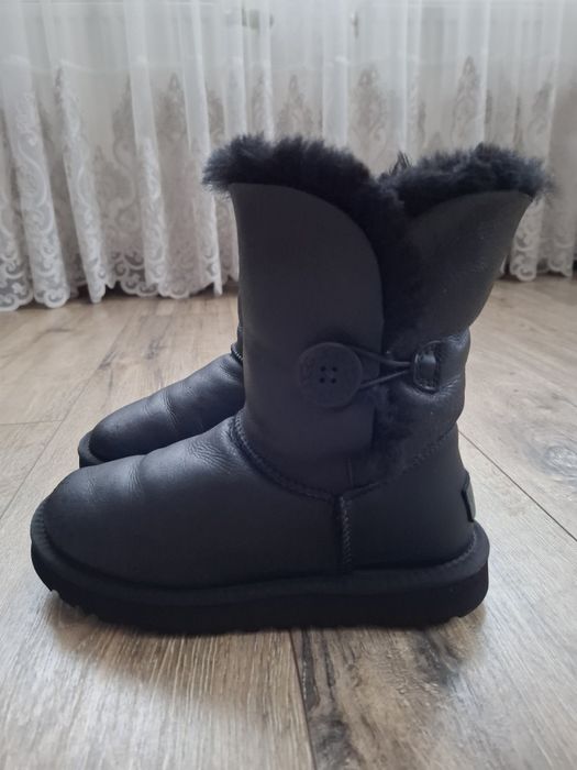 Продам  уггi  UGG