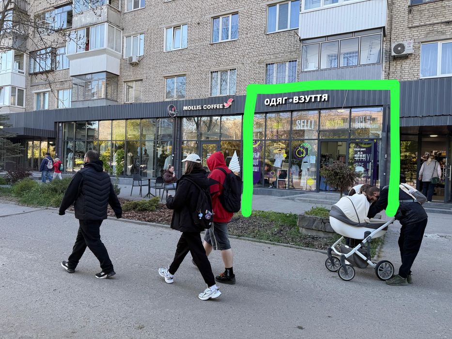 Фасадне приміщення на вулиці любінській, 102