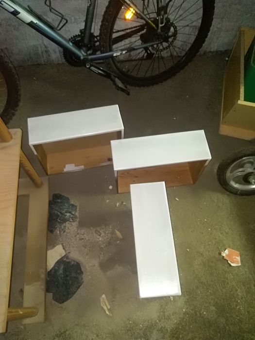 Restauro e fabrico de móveis por medida