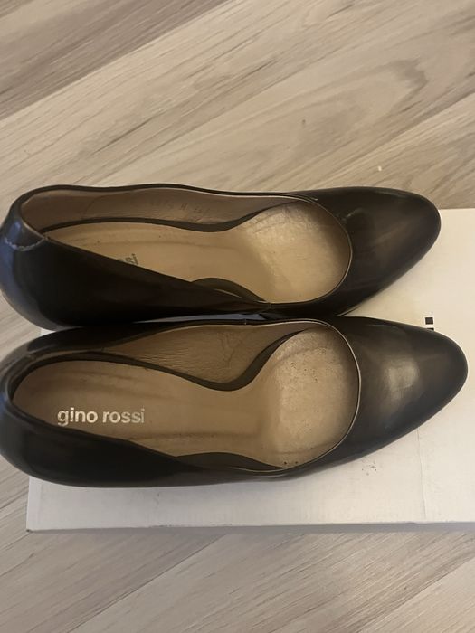 Buty na obcasie ciemnoszare