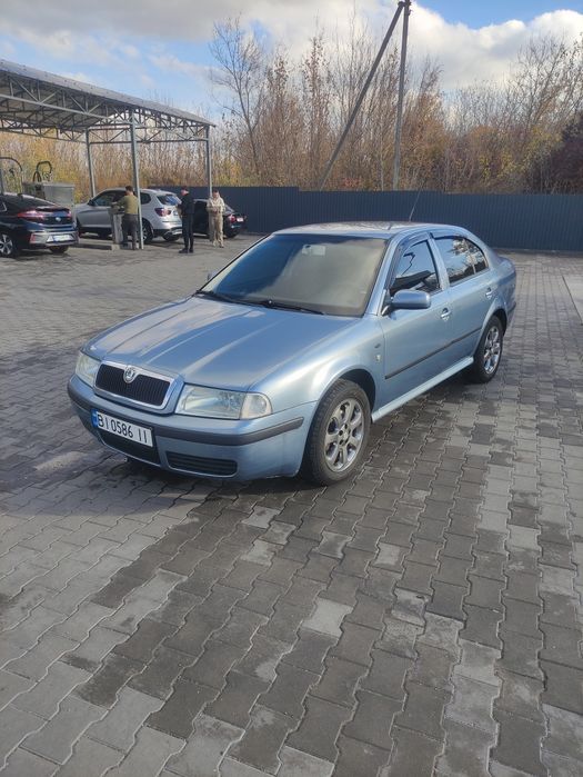 Шкода Октавія Тур 2.0 бензин/газ 2003 року.