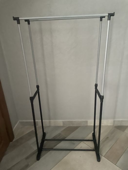 Тримач для одягу