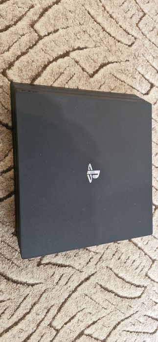 Play station 4 pro 1tb