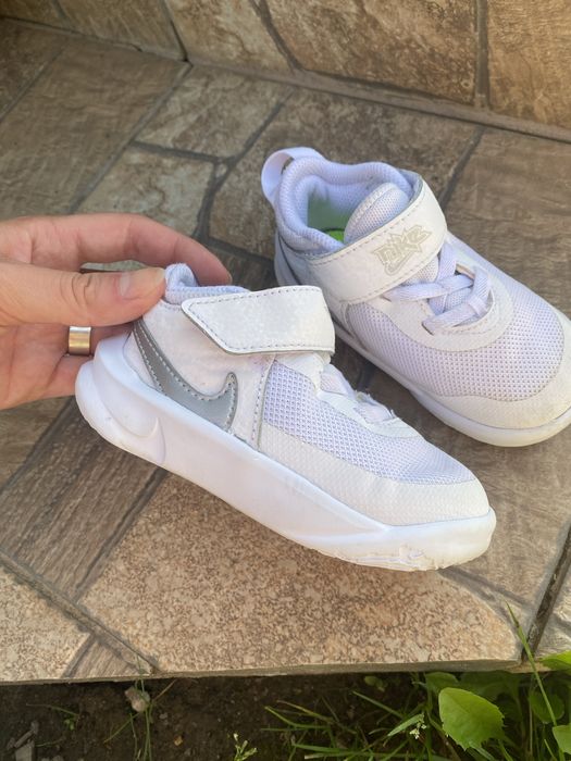 Кросівки білі nike