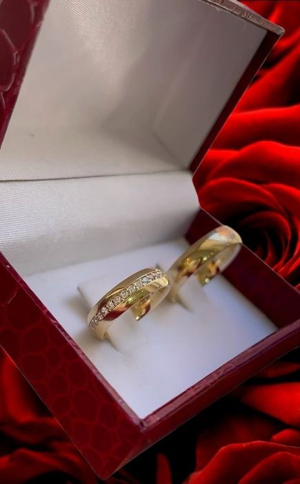 ELEGANCKA Para Złotych Obrączek Ślubnych  Zdobionych
