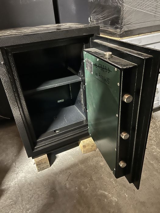 Сейф 2 клас опору Банкспецзахист для документів і грошей