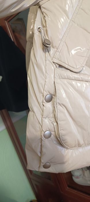 Пуховик жіночій лак