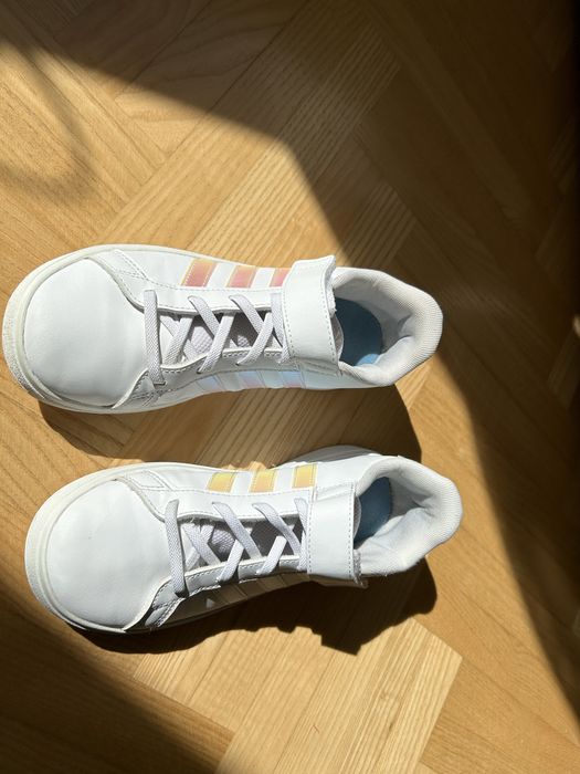 Buty Adidas rozm. 36 i 2/3, długość wkładki 23,5 cm