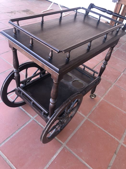 Carrinho de bar em madeira