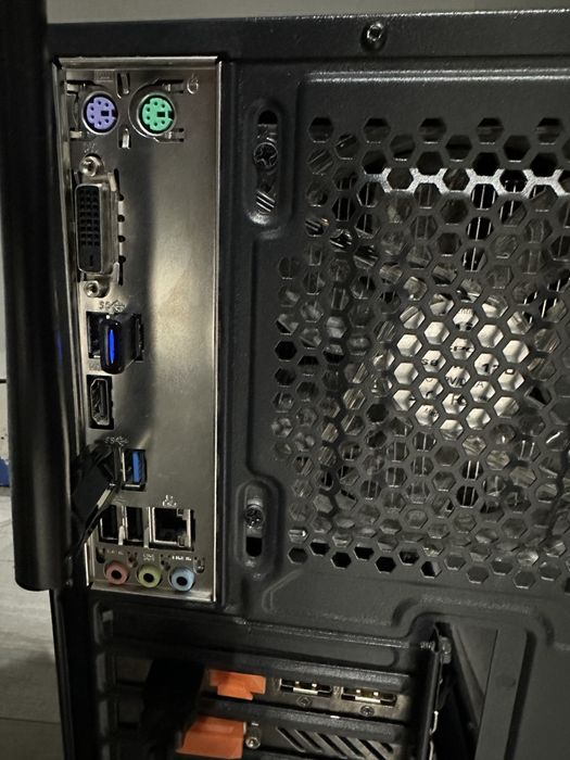 Komputer do gier, i7 32gb ram + klawiatura i myszka