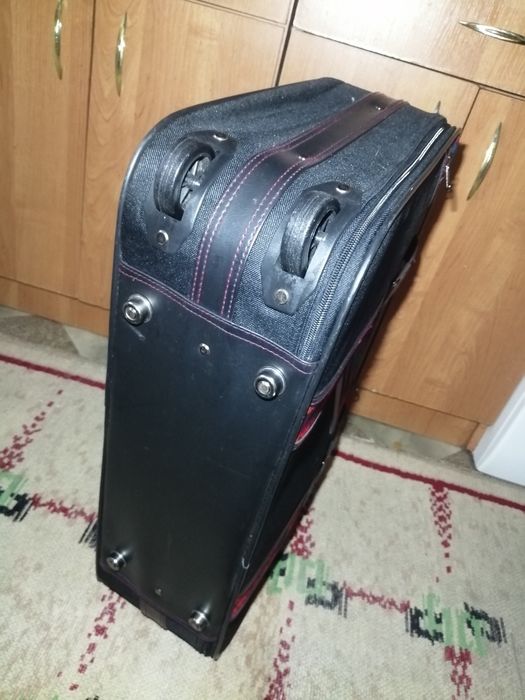 Чемодан на колесах