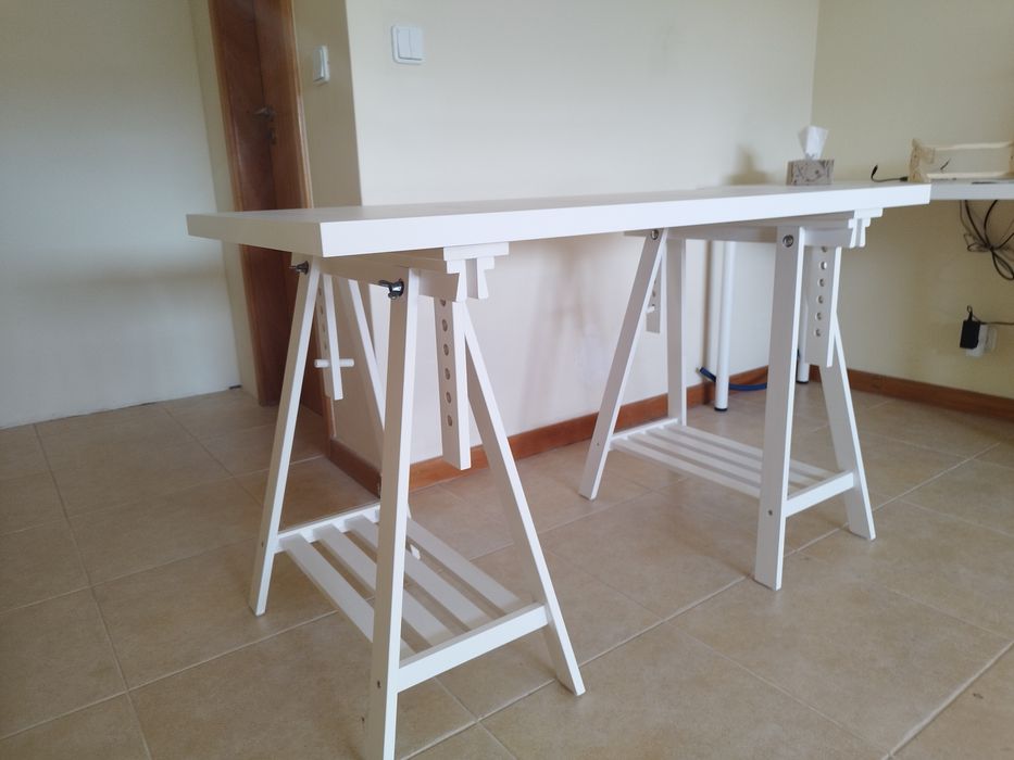 Secretária Branca Inclinada Ikea